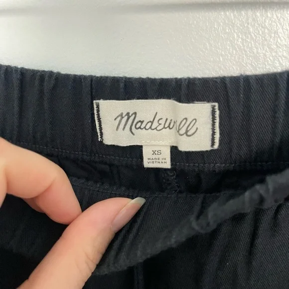 Madewell Pull On Shorts In Almost Black - Picture 8 of 10